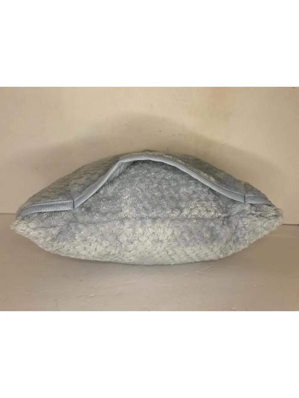 Travel Blanket with Bag, Ultra-Soft Jacquard Fleece Blanket with Luggage Sleeve